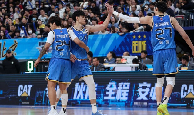 旺财28登录-记者：许指导手里阵容太豪华 赵睿只打24分钟&amp;曾凡博上半场被遗忘